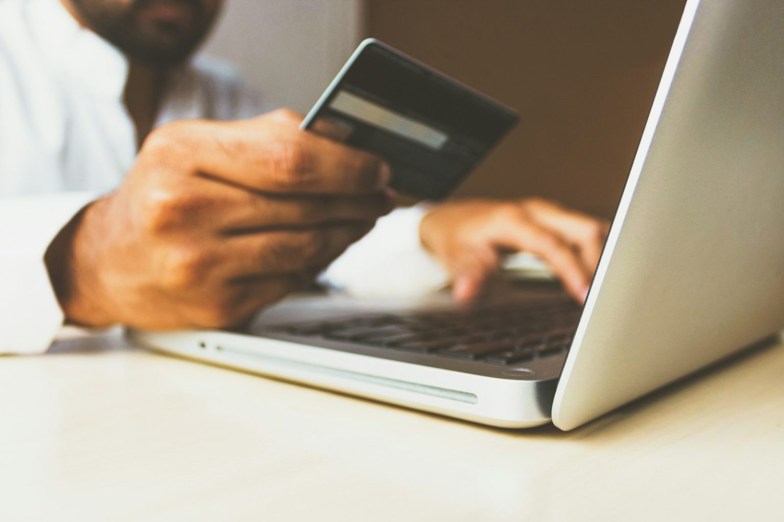 Online banking with card - opening a bank account in the UAE