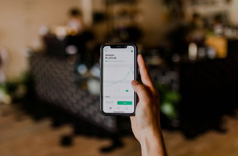 Mobile finance app - Islamic fintech in DIFC Dubai